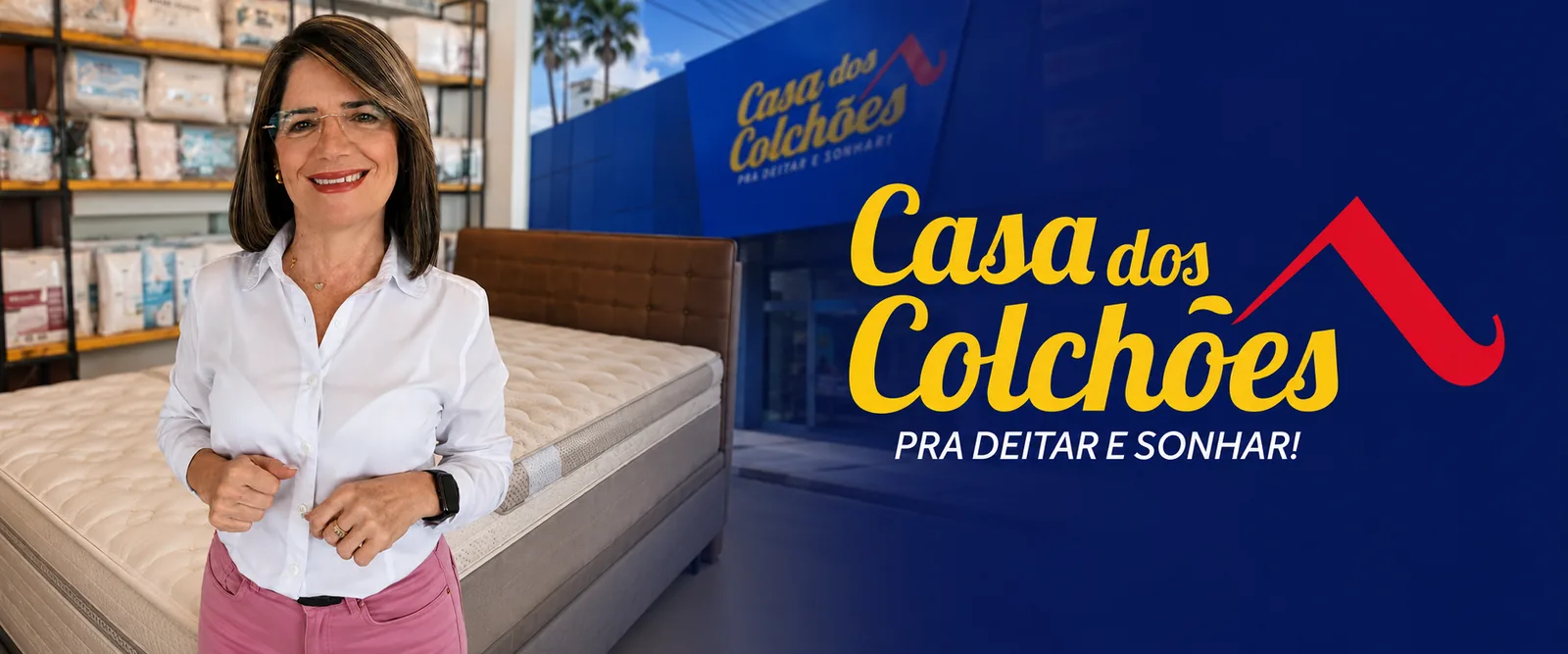 Casa dos Colchões, pra deitar e sonhar. Atendente da loja em frente a uma cama box na loja de Caruaru